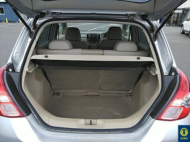 NISSAN TIIDA 2009