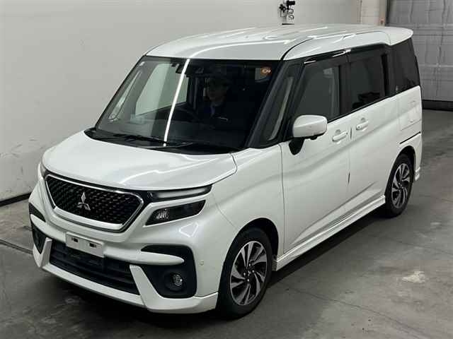 MITSUBISHI DELICA D2 2021