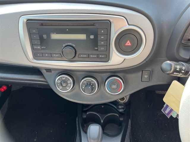 TOYOTA VITZ 2013
