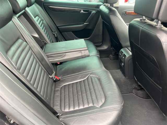 VOLKSWAGEN PASSAT VARIANT 2012