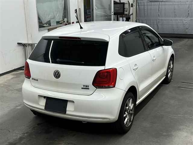 VOLKSWAGEN POLO 2012
