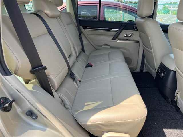 MITSUBISHI PAJERO 2014