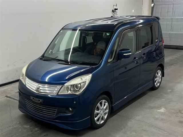 MITSUBISHI DELICA D2 2012