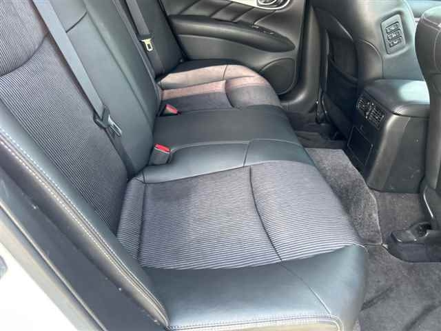 NISSAN FUGA 2013