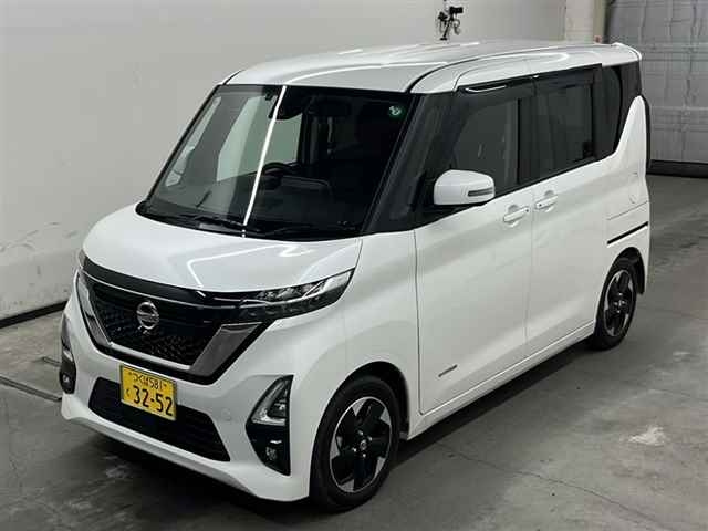 NISSAN ROOX 2021