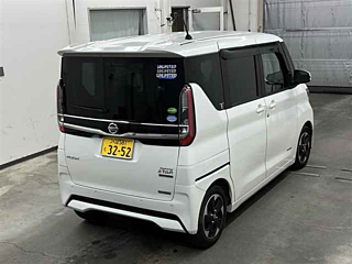 NISSAN ROOX 2021