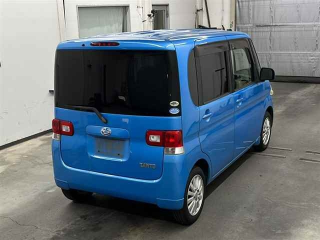 DAIHATSU TANTO 2010