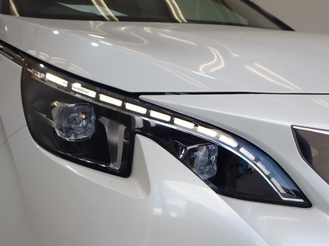 PEUGEOT 5008 2019