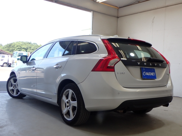 VOLVO V60 2011