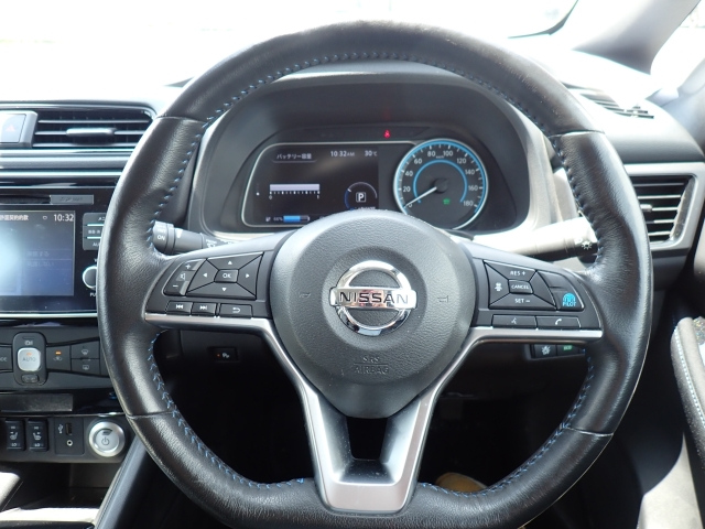 NISSAN LEAF 2018