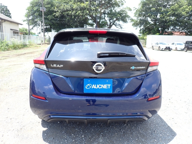NISSAN LEAF 2018