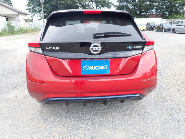 NISSAN LEAF 2018