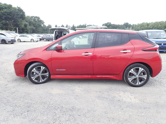 NISSAN LEAF 2018