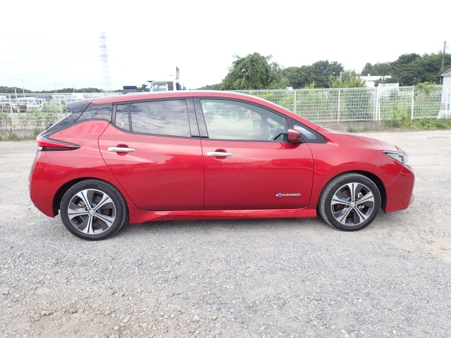 NISSAN LEAF 2018