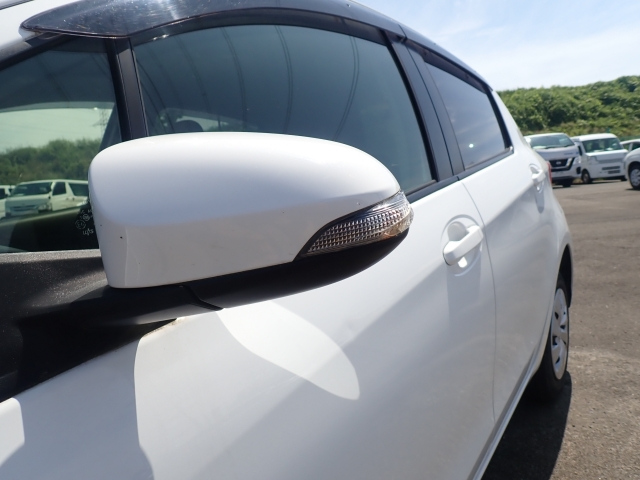TOYOTA VITZ 2018