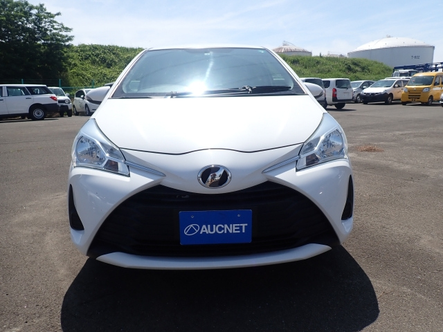 TOYOTA VITZ 2018