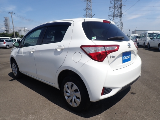 TOYOTA VITZ 2018