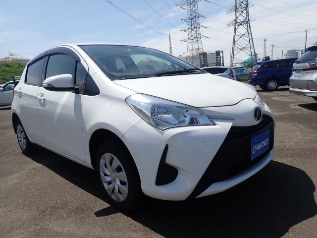 TOYOTA VITZ 2018