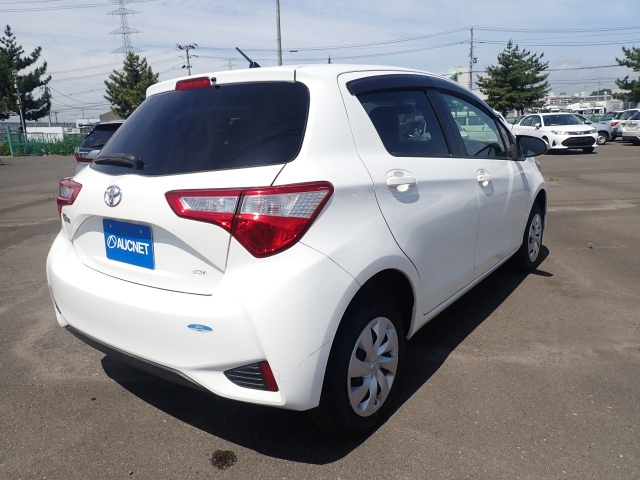 TOYOTA VITZ 2018