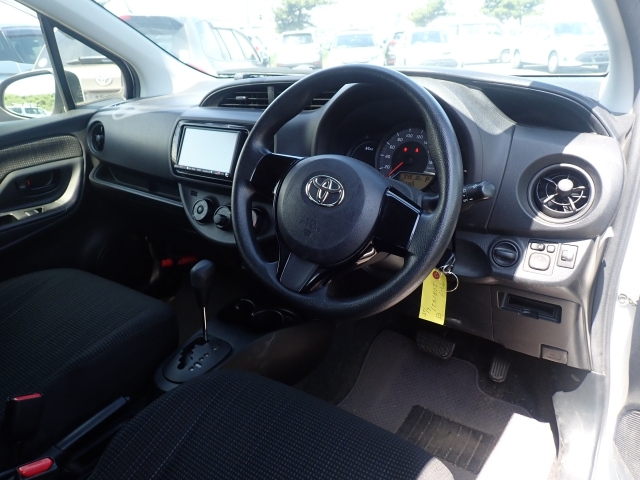 TOYOTA VITZ 2018