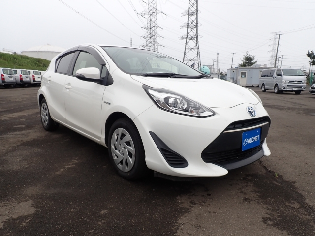 TOYOTA AQUA 2017