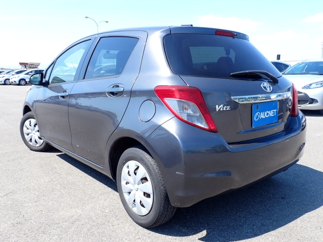 TOYOTA VITZ 2014