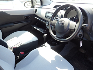 TOYOTA VITZ 2014