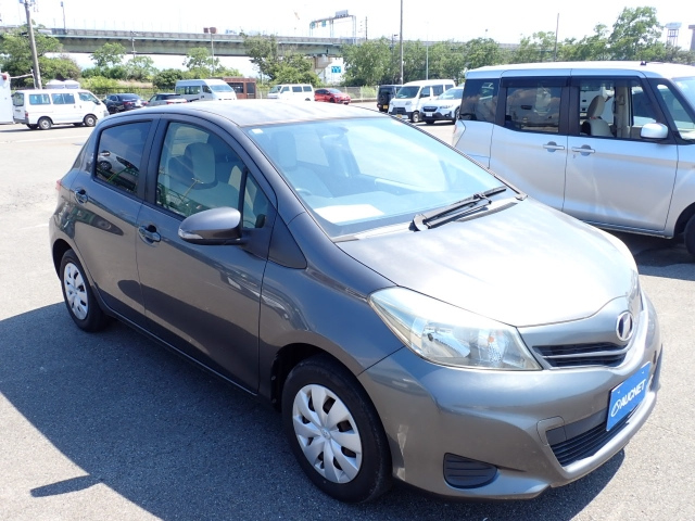 TOYOTA VITZ 2014