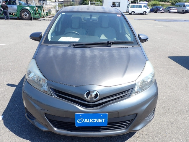 TOYOTA VITZ 2014