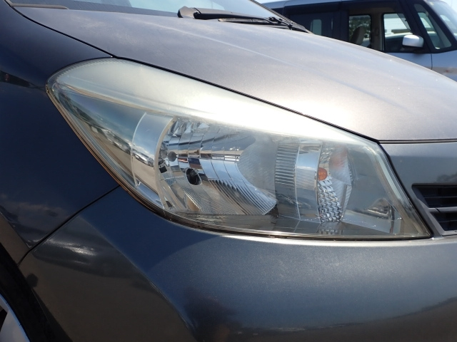 TOYOTA VITZ 2014