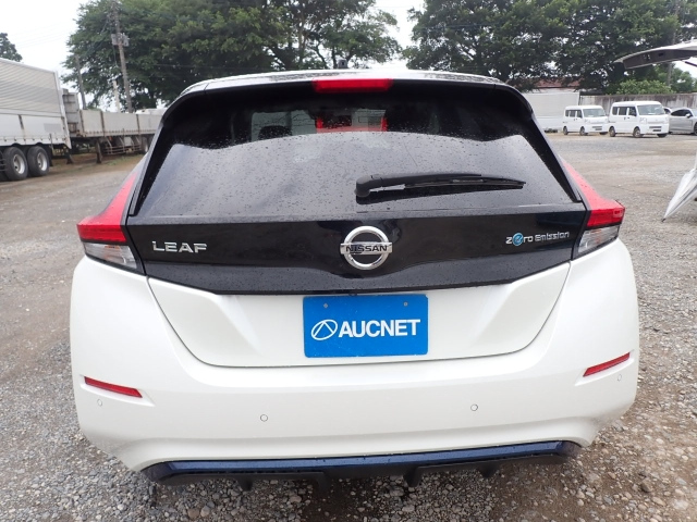 NISSAN LEAF 2018