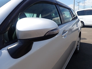 TOYOTA COROLLA FIELDER 2016