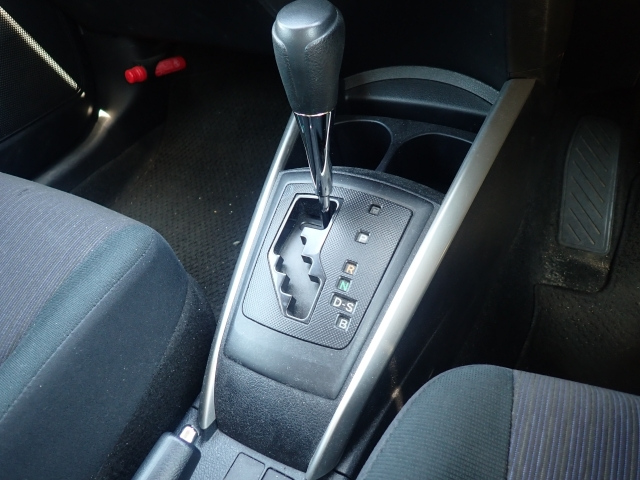 TOYOTA COROLLA FIELDER 2016