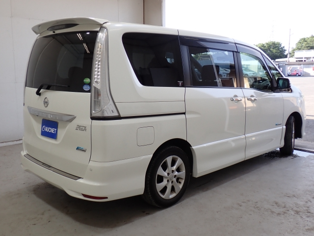 NISSAN SERENA 2013