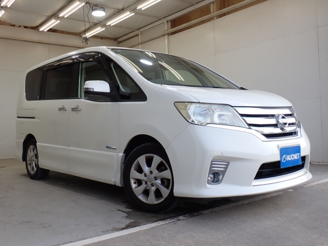 NISSAN SERENA 2013