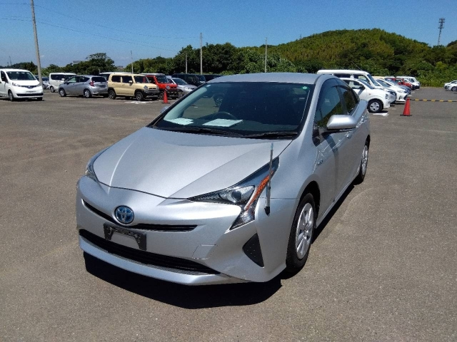 TOYOTA PRIUS 2018