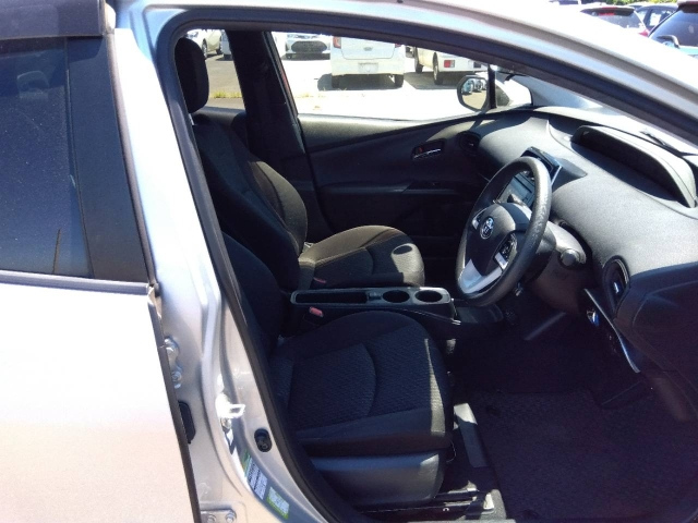 TOYOTA PRIUS 2018
