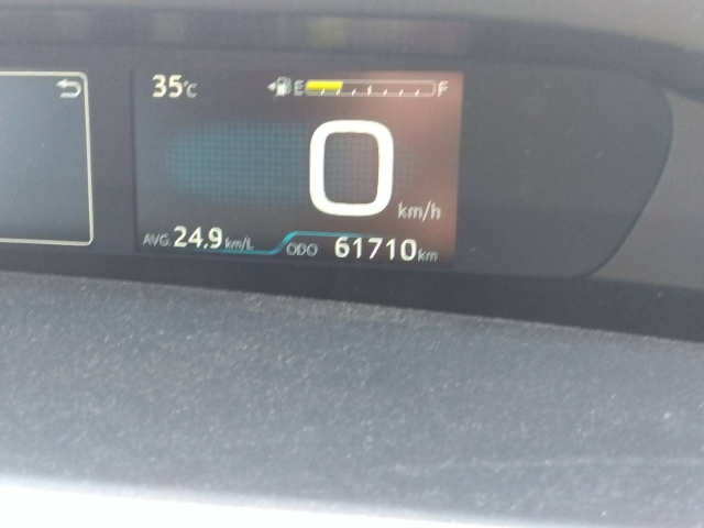 TOYOTA PRIUS 2018