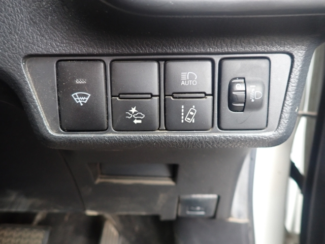 TOYOTA COROLLA FIELDER 2015