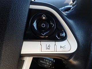 TOYOTA PRIUS 2018