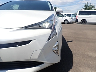 TOYOTA PRIUS 2018
