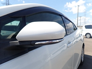 TOYOTA PRIUS 2018