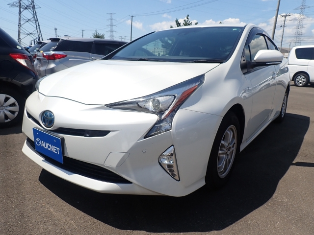 TOYOTA PRIUS 2018