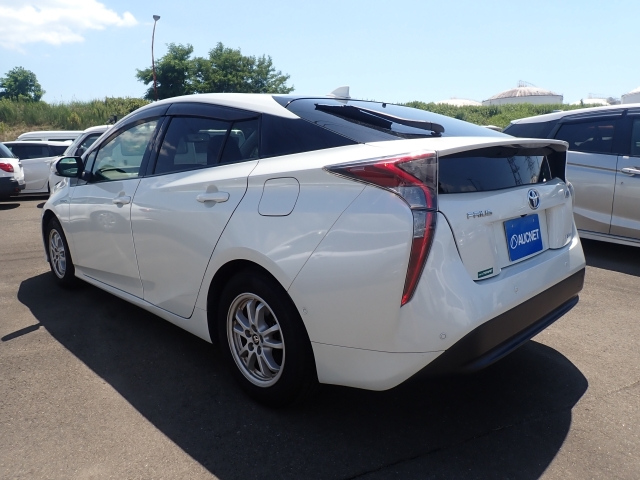 TOYOTA PRIUS 2018