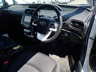 TOYOTA PRIUS 2018