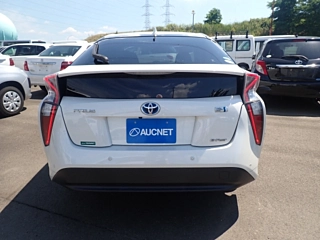 TOYOTA PRIUS 2018