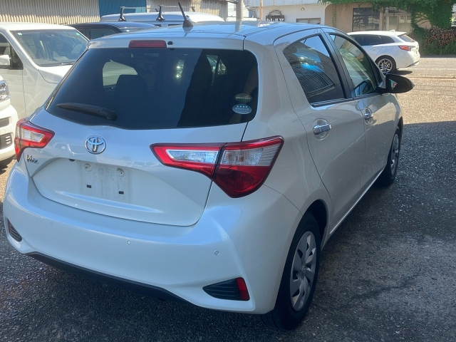 TOYOTA VITZ 2019