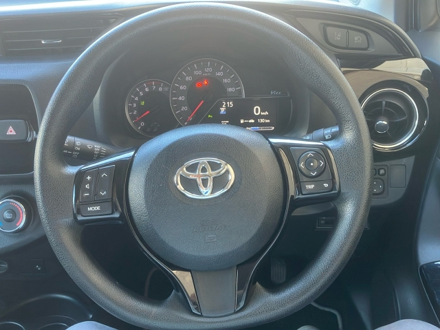 TOYOTA VITZ 2019
