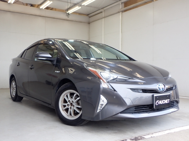 TOYOTA PRIUS 2017
