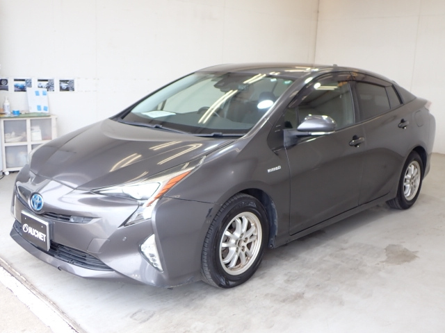 TOYOTA PRIUS 2017